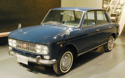 800px-1965_Datsun_Bluebird_01.jpg